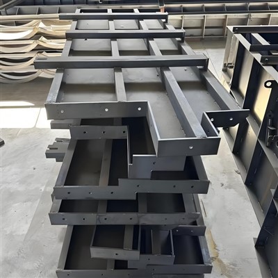 Yr Wyddgrug Wal Cafn Cebl Rheilffordd